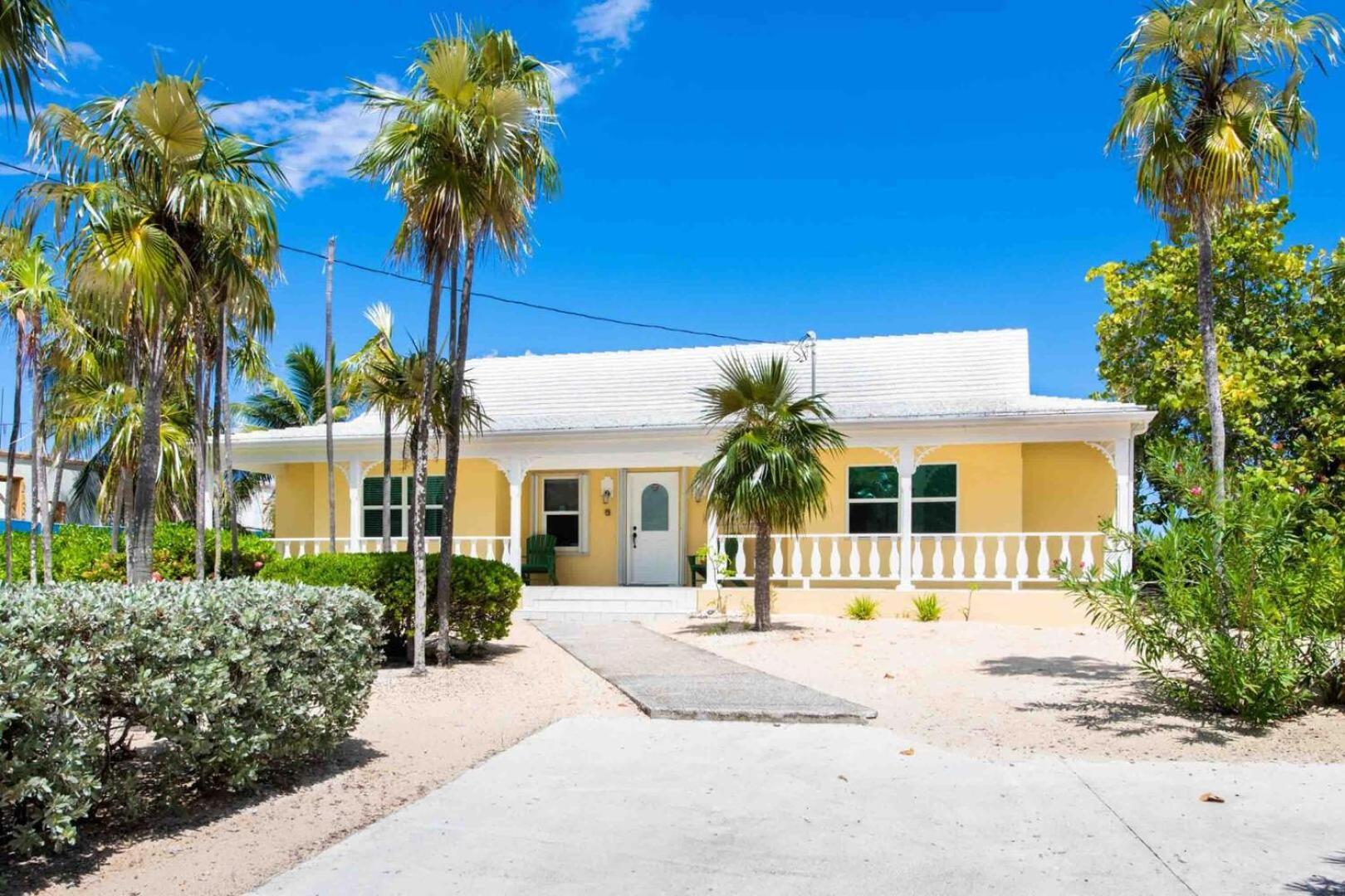 Thatch Hill - Renovated Beach House With Pool, Short Walk To The Rum Point Club Driftwood Village Екстериор снимка