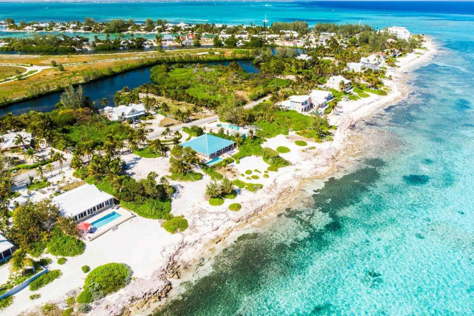 Thatch Hill - Renovated Beach House With Pool, Short Walk To The Rum Point Club Driftwood Village Екстериор снимка