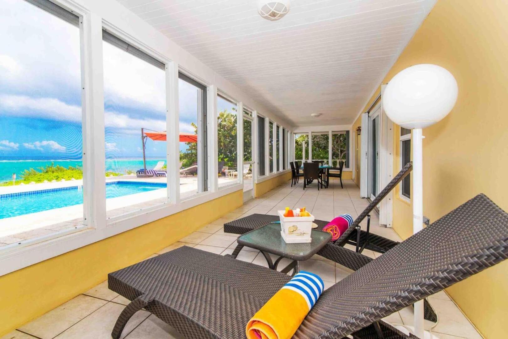 Thatch Hill - Renovated Beach House With Pool, Short Walk To The Rum Point Club Driftwood Village Екстериор снимка