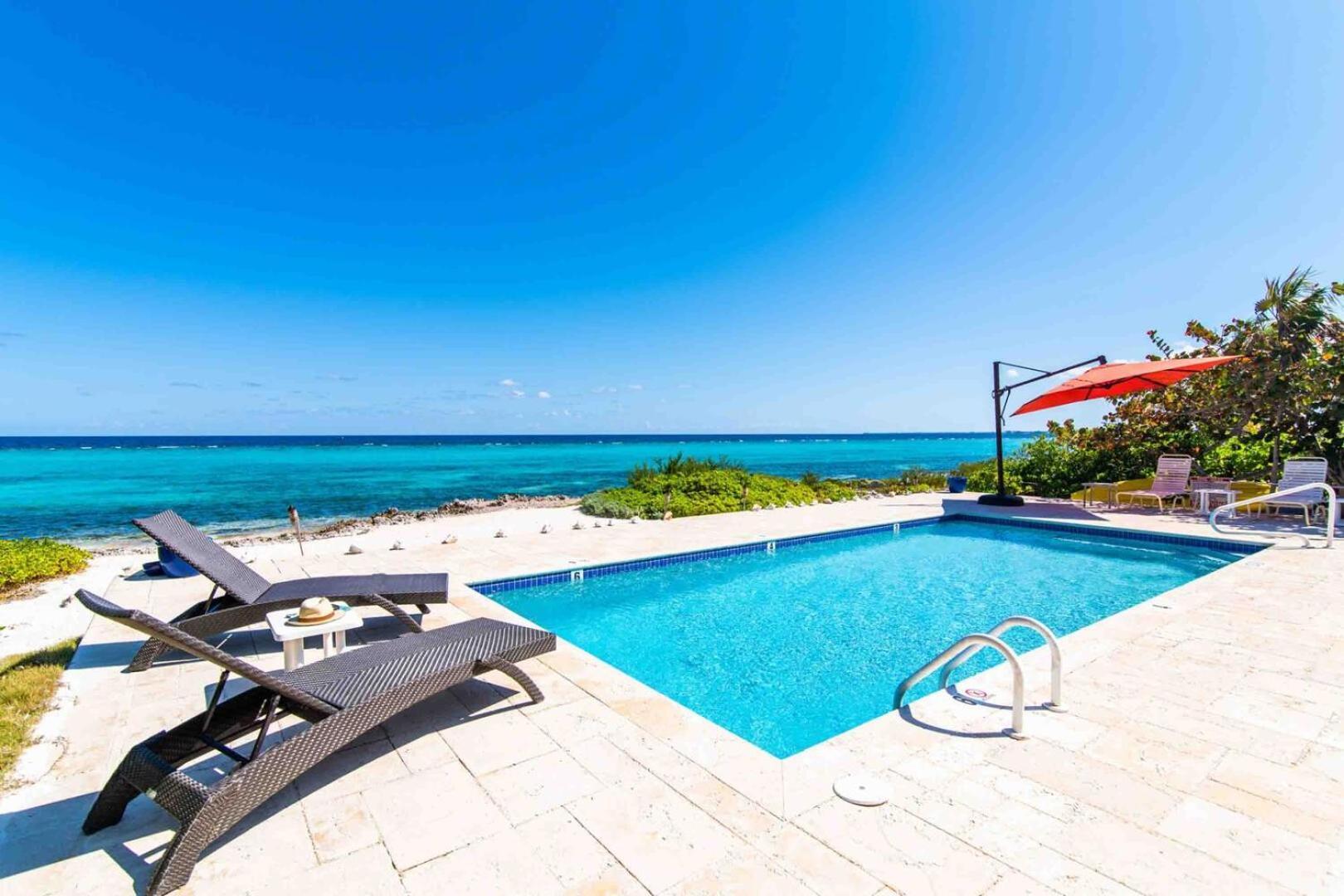 Thatch Hill - Renovated Beach House With Pool, Short Walk To The Rum Point Club Driftwood Village Екстериор снимка